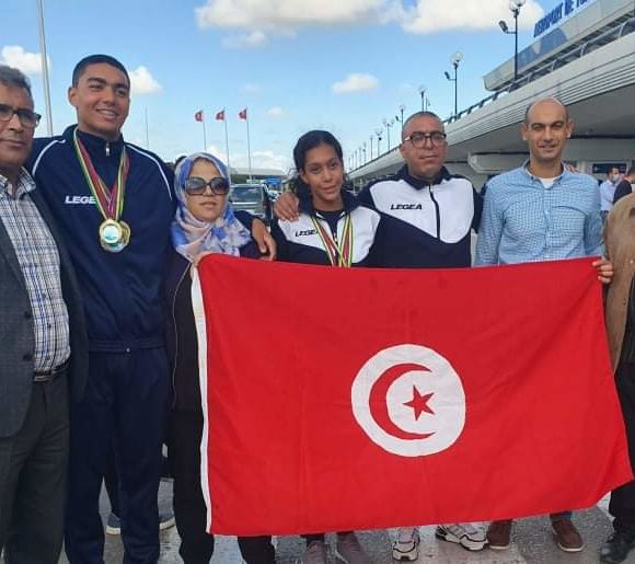 received_275641061105157