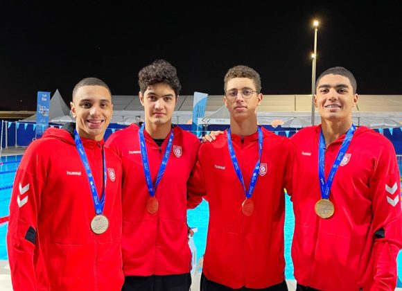 Médaille d'or (Relais 4x100 NL) received_835243693826238